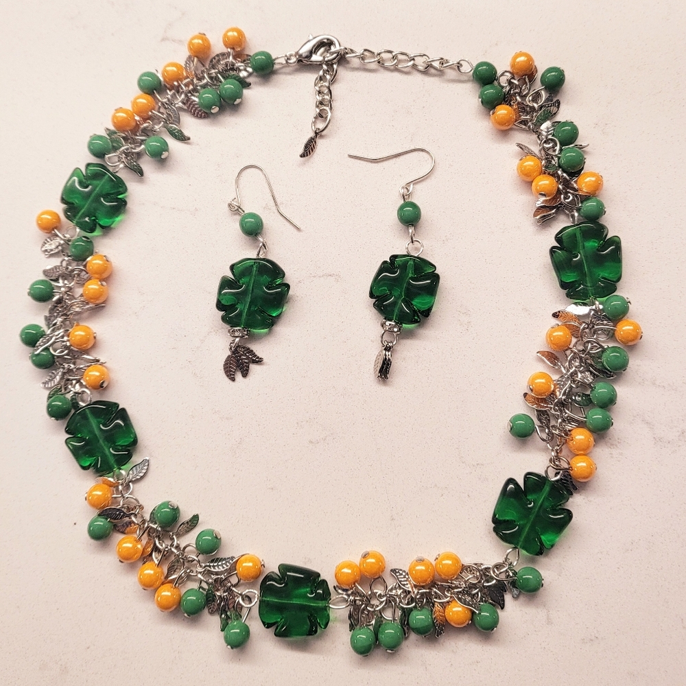 Nwot Authentic Venetian Murano Glass Shamrock Clover Necklace, Earrings Set.
